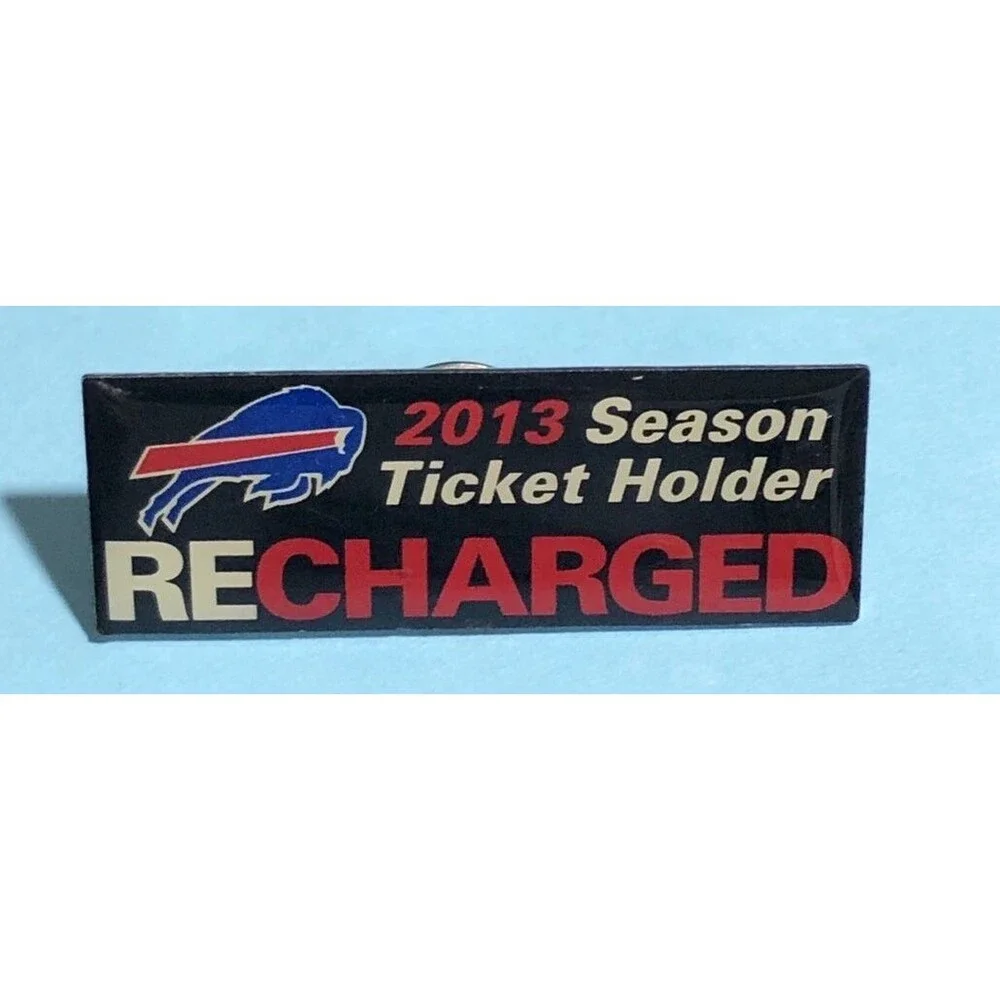 Buffalo BILLS  2013 Season Ticket Holder Pin, & 1990 BP Cards  Smith & Bennett
